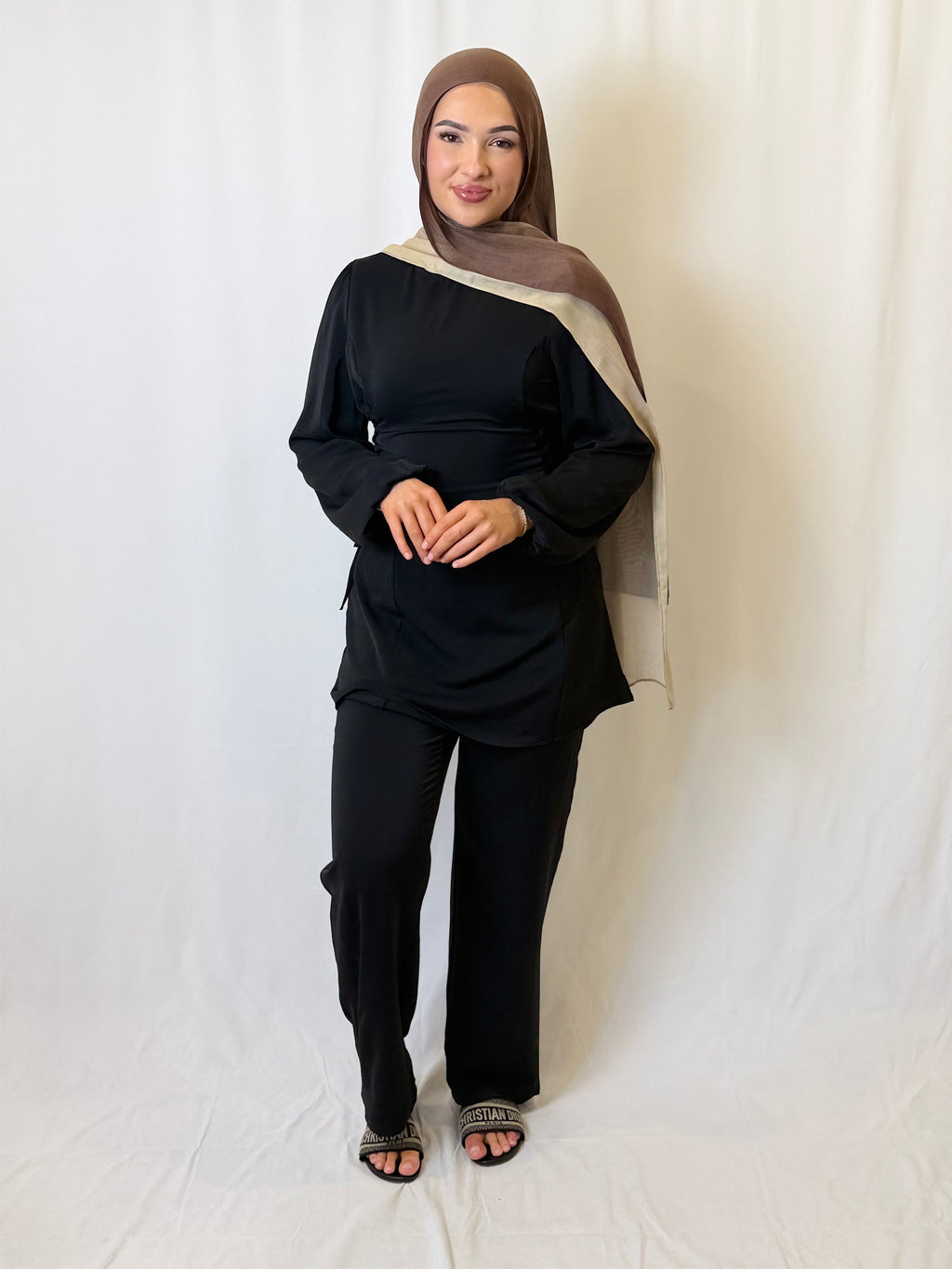 Monica set